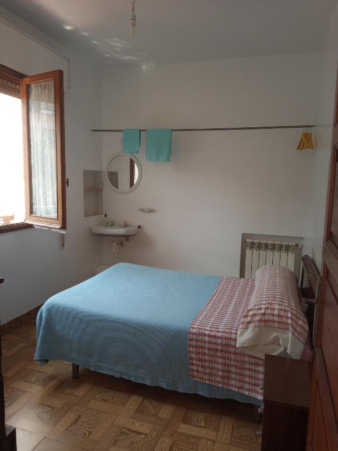 Pension Los Pinos กิฮอน ภายนอก รูปภาพ