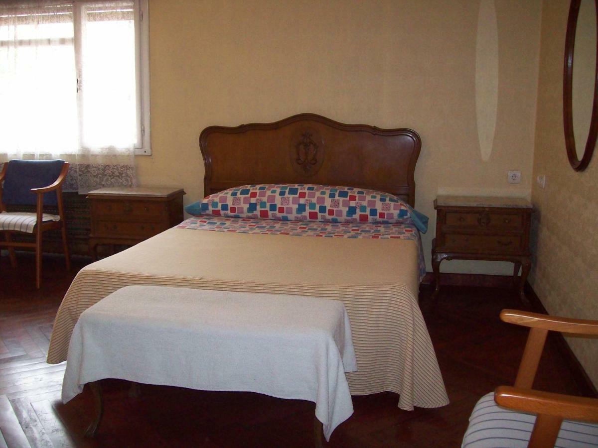 Pension Los Pinos กิฮอน ภายนอก รูปภาพ