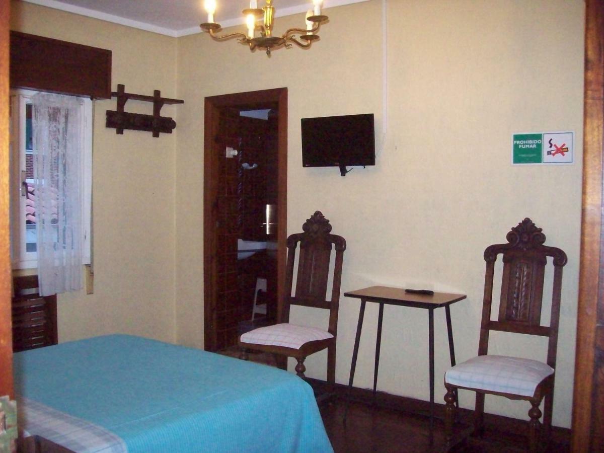 Pension Los Pinos กิฮอน ภายนอก รูปภาพ
