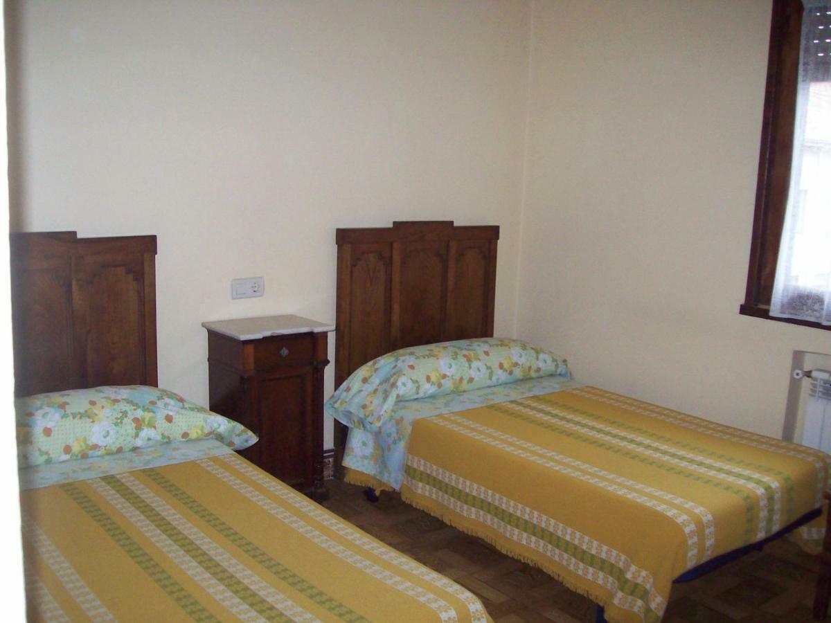 Pension Los Pinos กิฮอน ภายนอก รูปภาพ