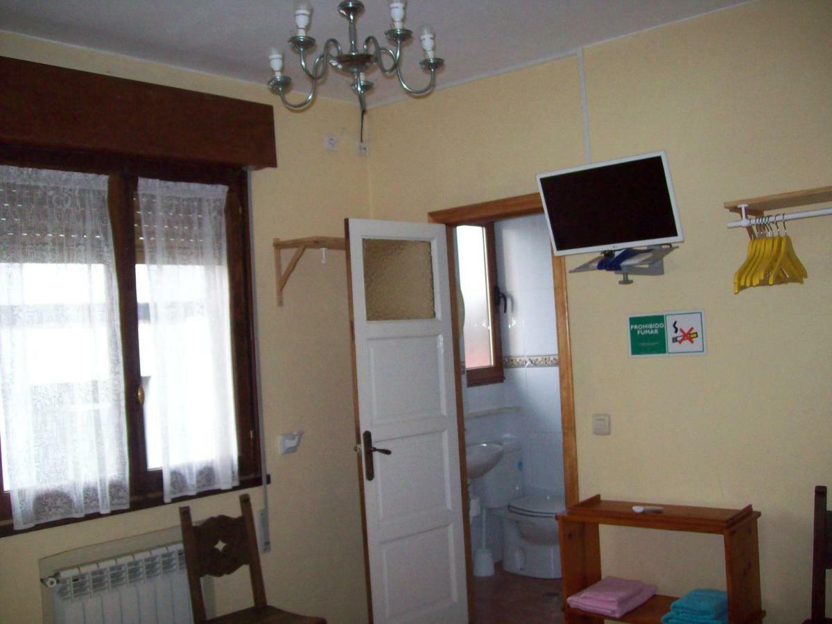 Pension Los Pinos กิฮอน ภายนอก รูปภาพ